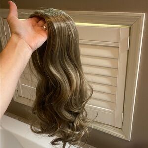 Elegant Wavy Hair Topper